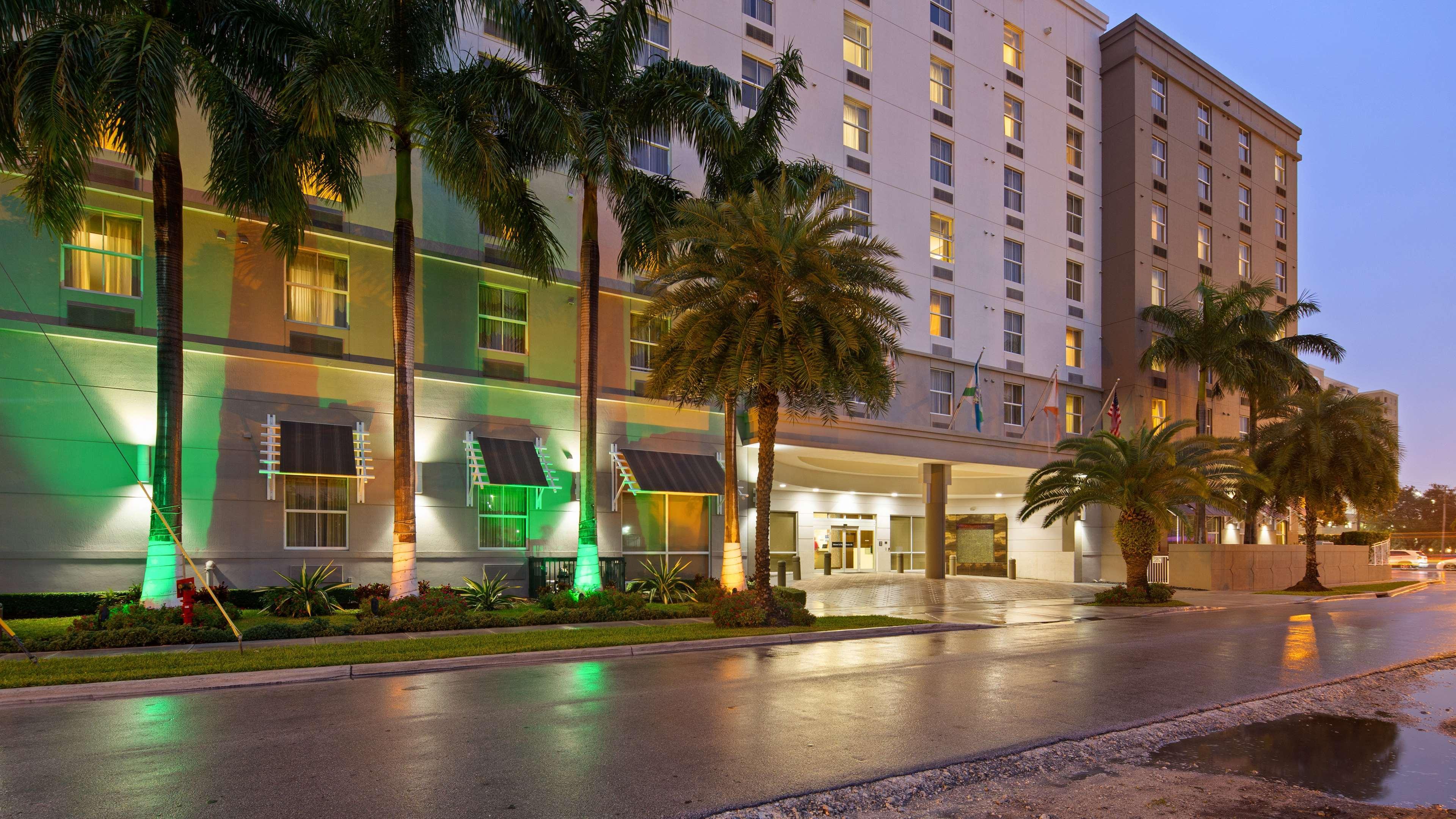 Best Western Plus Miami Intl Airport Hotel & Suites Coral Gables Bagian luar foto